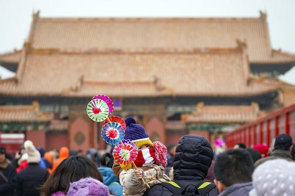 珠宝黄金品牌现在盯上中国小镇青年_云服务器包年包月