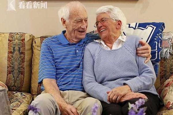 人间 | 淘宝来了,线下批发店就死了_香港CN2服务器推荐
