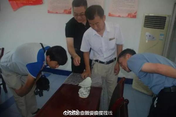 曼联切尔西史诗级菜鸡互啄！两边看了都想骂人_云主机