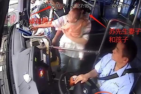 王健林:大连足球必重返亚洲一流 正建专业足球场