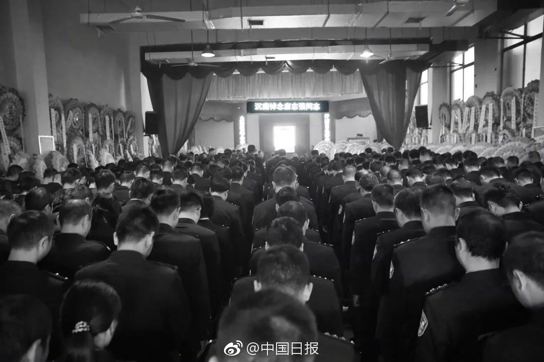 新浪彩通解读国内外彩票行业内幕_云电脑服务器