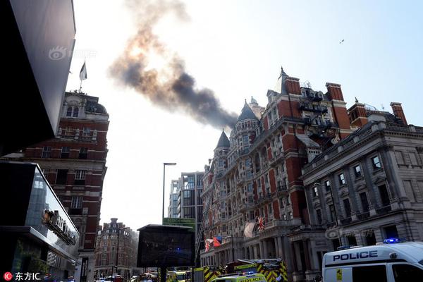 一口价域名店铺是什么_CN2服务器铂金处理器