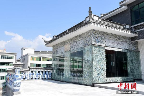 付辛博颖儿树下甜蜜依偎_海马云电脑