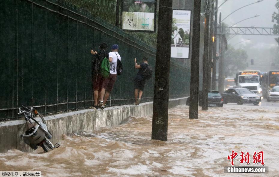 5万的新车却抽到块50万的车牌,车主笑得合不拢嘴_推理服务器