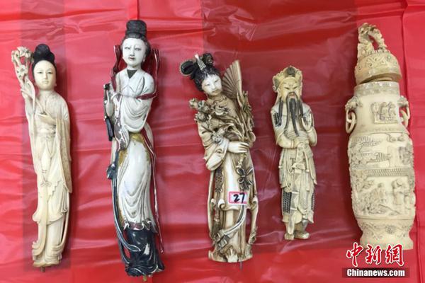 韩寒谈与吴京沈腾一起反盗版：我们是受害者联盟