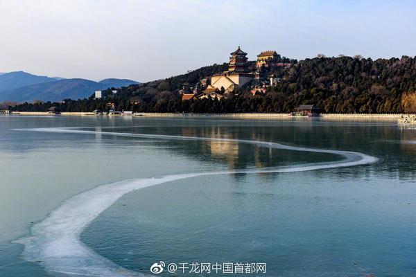 王思聪与美女出行豪车接驾_云电脑视频