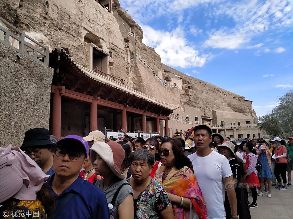 郭晶晶三儿女萌照 哥哥照顾妹妹_青云云服务器