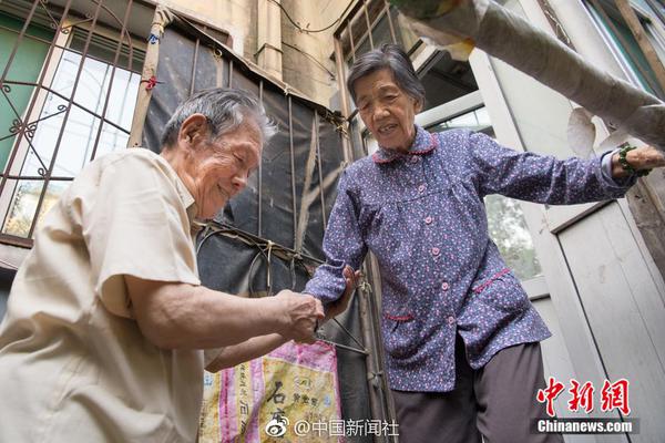 路遇校园行凶 20岁女大学生为同学挡8刀_云电脑加核