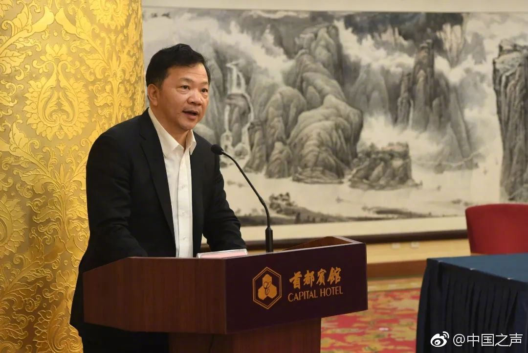 被潮人嫌弃的“老爸单品”是这个夏日的造型法宝_上海云服务器