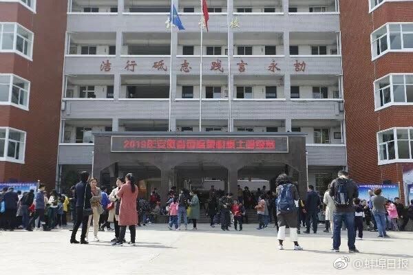 联通电信偷乐?移动因双卡手机“第二卡槽”遭查_挂机宝单线