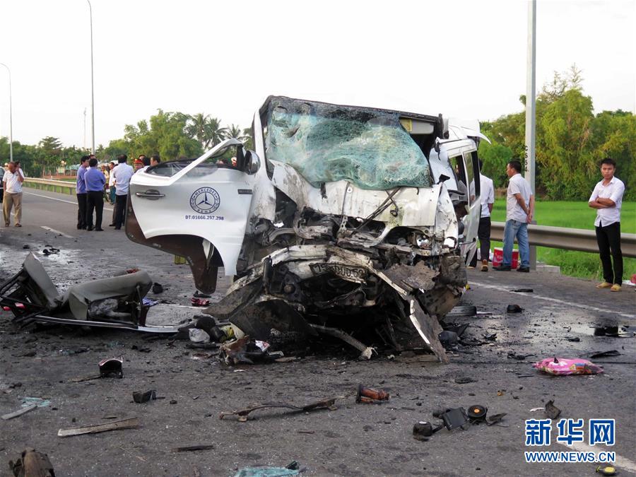 “父姓加母姓”起名现象悄然兴起_9929免备案