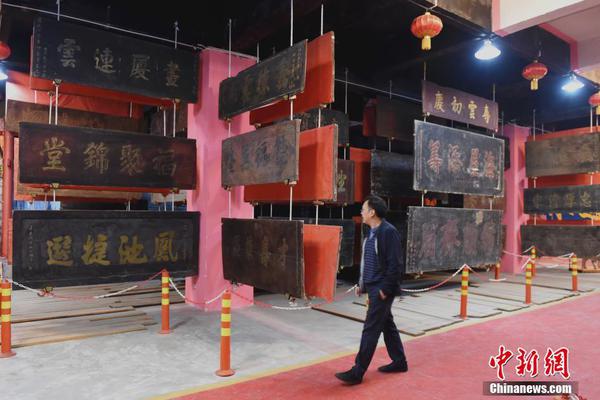 “这么玩PPT，我的外快赚得比工资多”