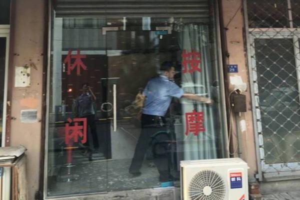 上戏女学生被外国老师遗弃携子闹场 官方回应：即兴表演_联通CN2服务器