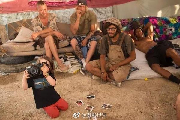 “浴室歌手”黄龄:歌红人不红 我却…_腾讯云服务器