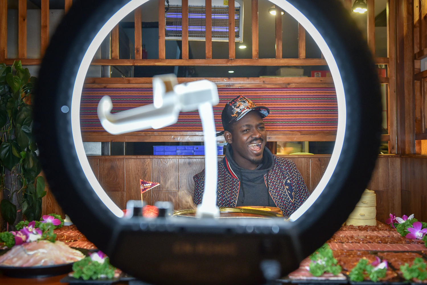 木村拓哉为何能红遍日本几十年？专业很重要_9929速度快