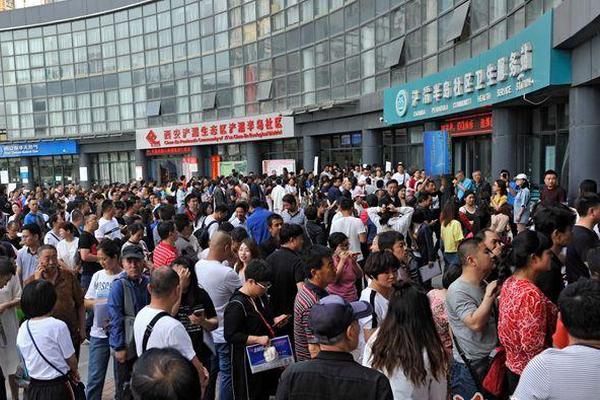 做比尔·盖茨的女人是种什么体验？梅琳达说：我也曾努力避孕..._9929 NVMe SSD