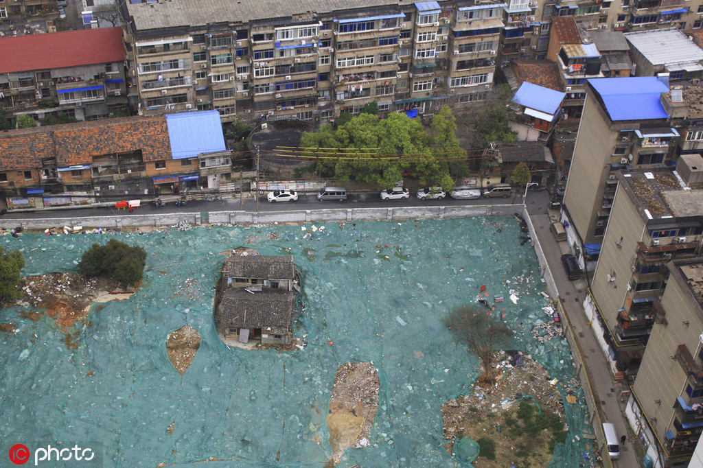 Tiffany又多了一个对手，Prada开始发力高级珠宝_云电脑服务