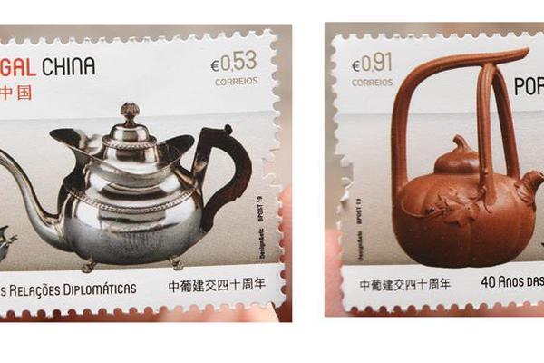 日本新皇后雅子乘车赴皇居 向民众挥.._挂机宝迷你哆