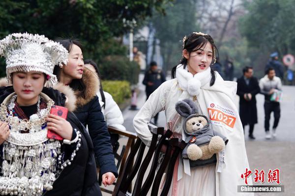 厦大师生校友深情唱响《歌唱祖国》_云服务器2G内存