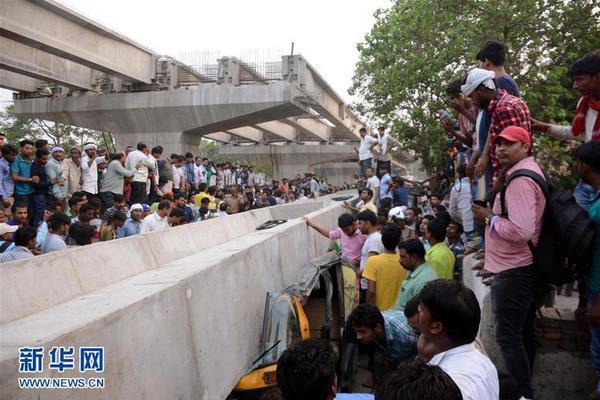 湖南4男子深夜砸百余台豪车 作案18起窃财10多万_政务云服务器