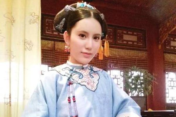 汽车的后视镜应该如何调整，减少视线盲区？