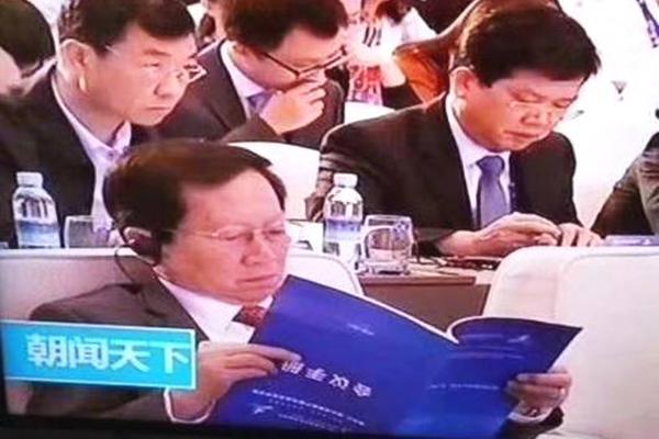我舰艇编队靠泊香港市民上舰参观_CN2服务器年付