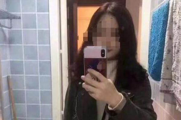 家长停药听信偏方 肾病男孩肿成“胖头鱼”_云游戏