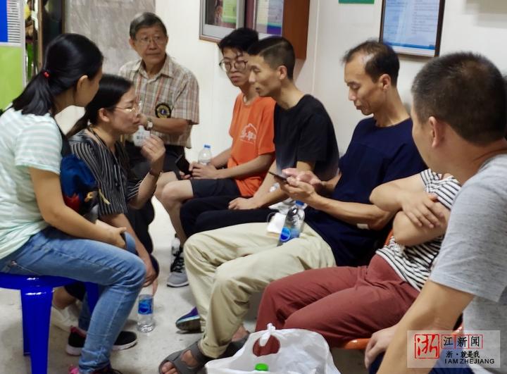域名店铺申请开通由什么要求_挂机宝代码服务器