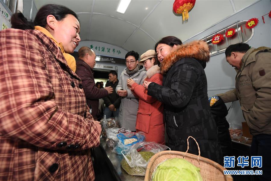 神秘女作家收入超马化腾_数据库云服务器