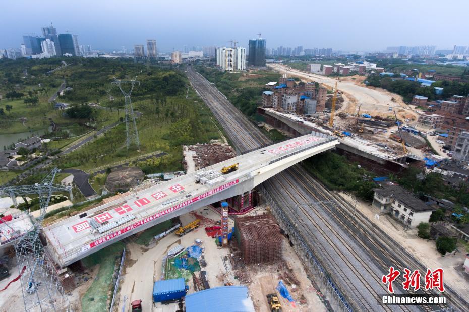 特朗普打了这个电话后 国际油价“闪崩”