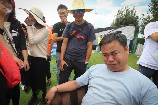日本土豪晒游艇豪宅 家里全是名表1张床单要12万_9929在线教育