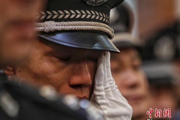 靠一首歌赚一亿，成名后开百万豪车出行，如今落魄成这样！_API服务器
