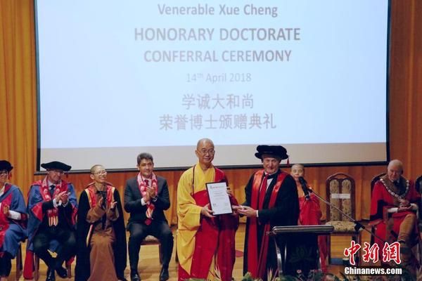北京发生山洪灾害 铲车翻倒4人被困_云服务器免备案