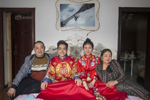 汤神最新绯闻女友比基尼写真