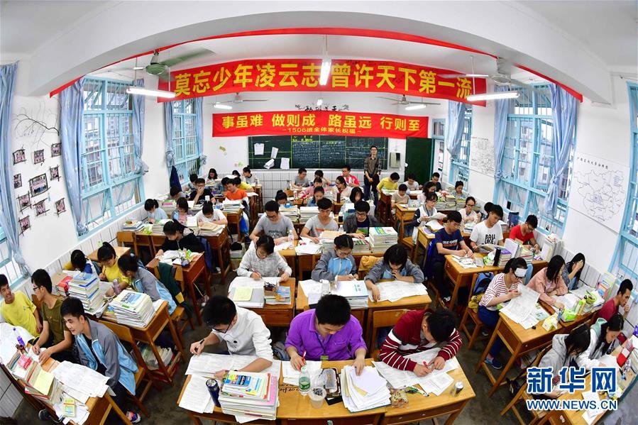 比亚迪唐连撞数车致一死五伤，司机五问比亚迪：刹车为何失效？