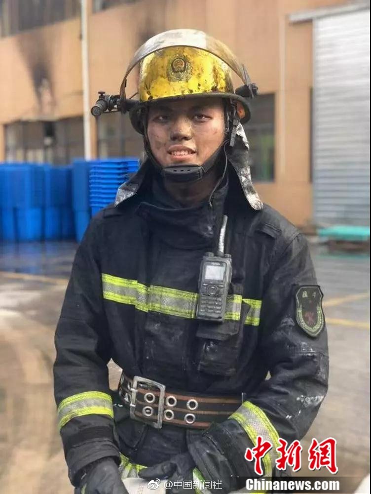 惠若琪庆祝结婚一周年 晒夫妻卖萌照秀恩爱_联通CN2服务器