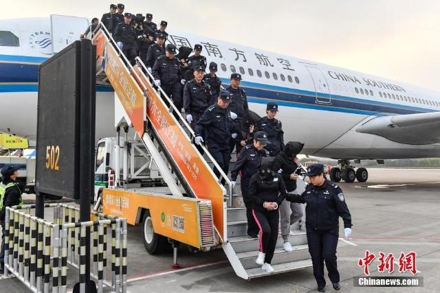 国产大型客机C919通过首飞技术评审_信创云服务器