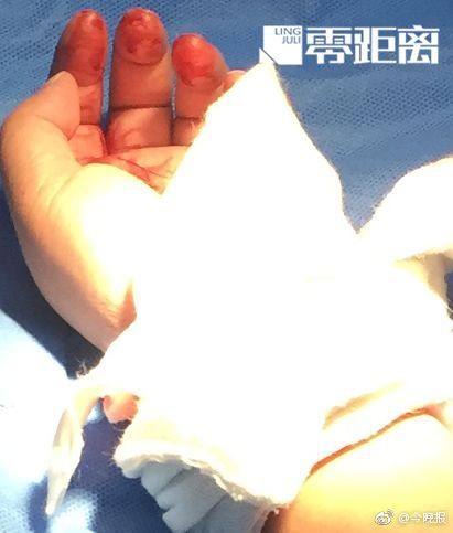 日本新皇后雅子乘车赴皇居 向民众挥.._外贸网站服务器