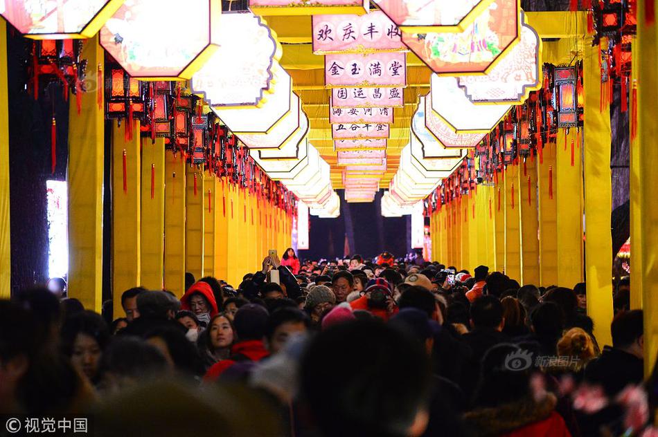 1.93亿选民投票全靠人工数 印尼大选累死272人