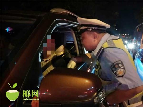 张召忠评印度航母失火事故：拉到大连来修 包治百病_9929好用吗