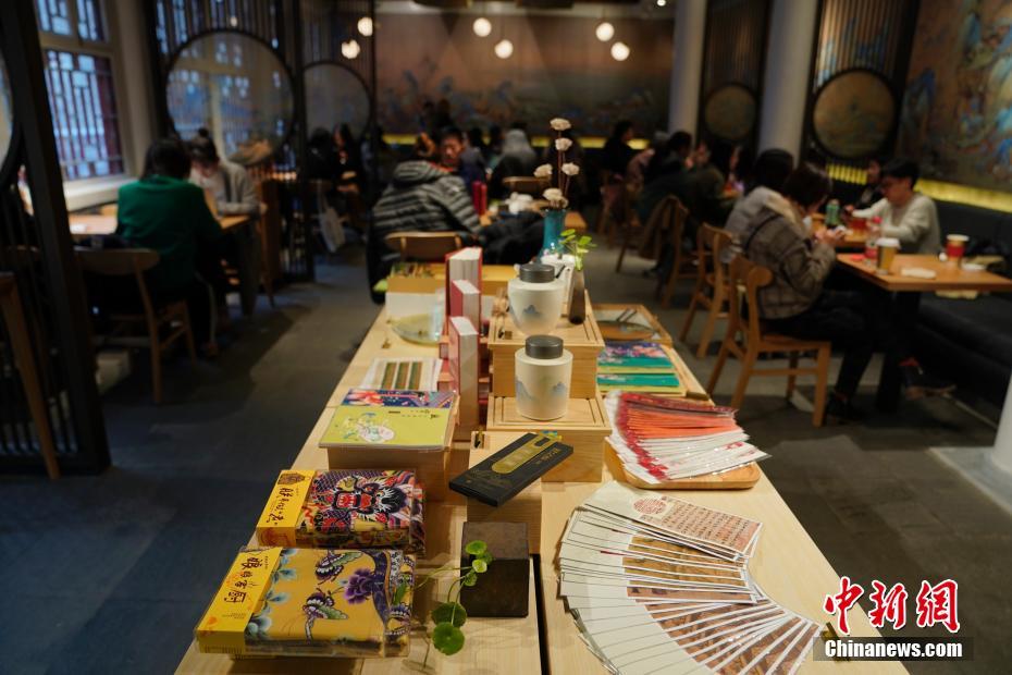 和董明珠公开“宣战”，结果自家利润跌1109%，“甩锅”给大环境_挂机宝多核