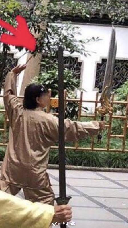 年轻人为何也成为心梗“目标”?不想猝死,4个信号要留意_LXC挂机宝