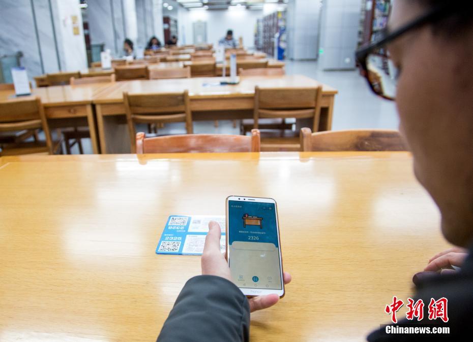 女子耳朵疼痛难忍 医生从耳道取出活飞蛾_9929流媒体解锁