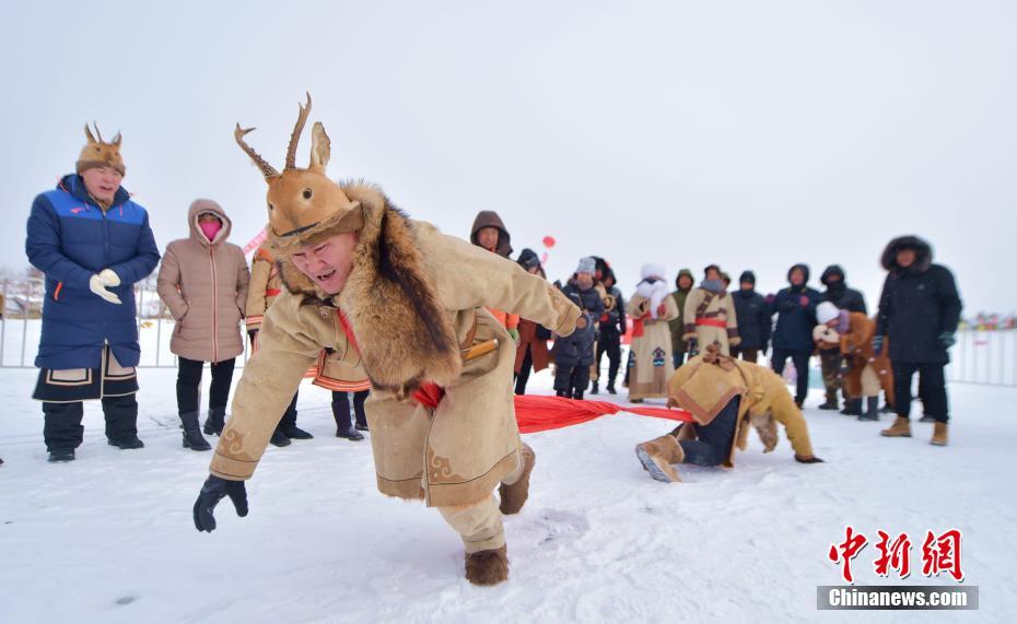 外国网友又被中国挖掘机技术惊呆了:这是杂技吗？_国内云主机