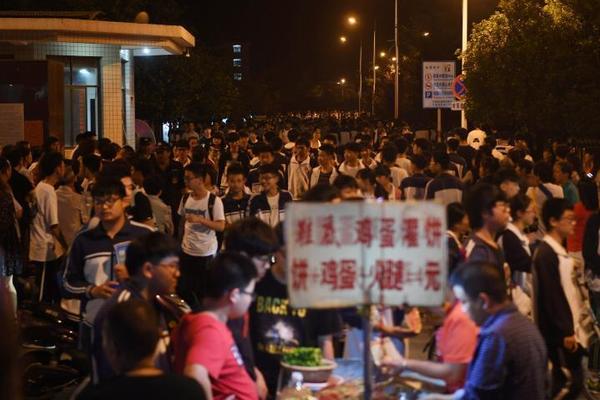 企业域名怎么申请购买_9929回国线路