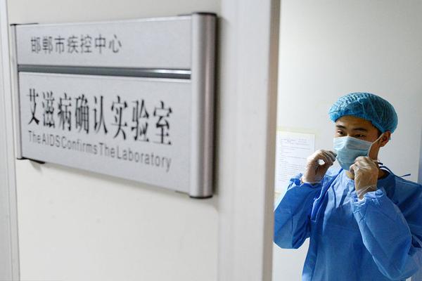 怎么开通域名米铺_云电脑移动办公