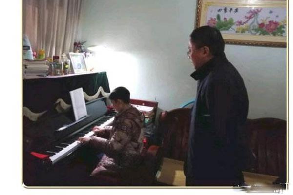 《进击的巨人3》开播,猿之巨人凶残投石,一集就把剧情..._云电脑笔记本接入