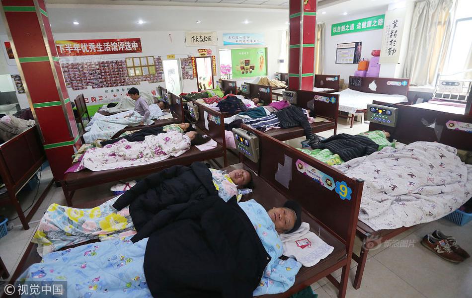 德约一家三口西班牙度假 海滩