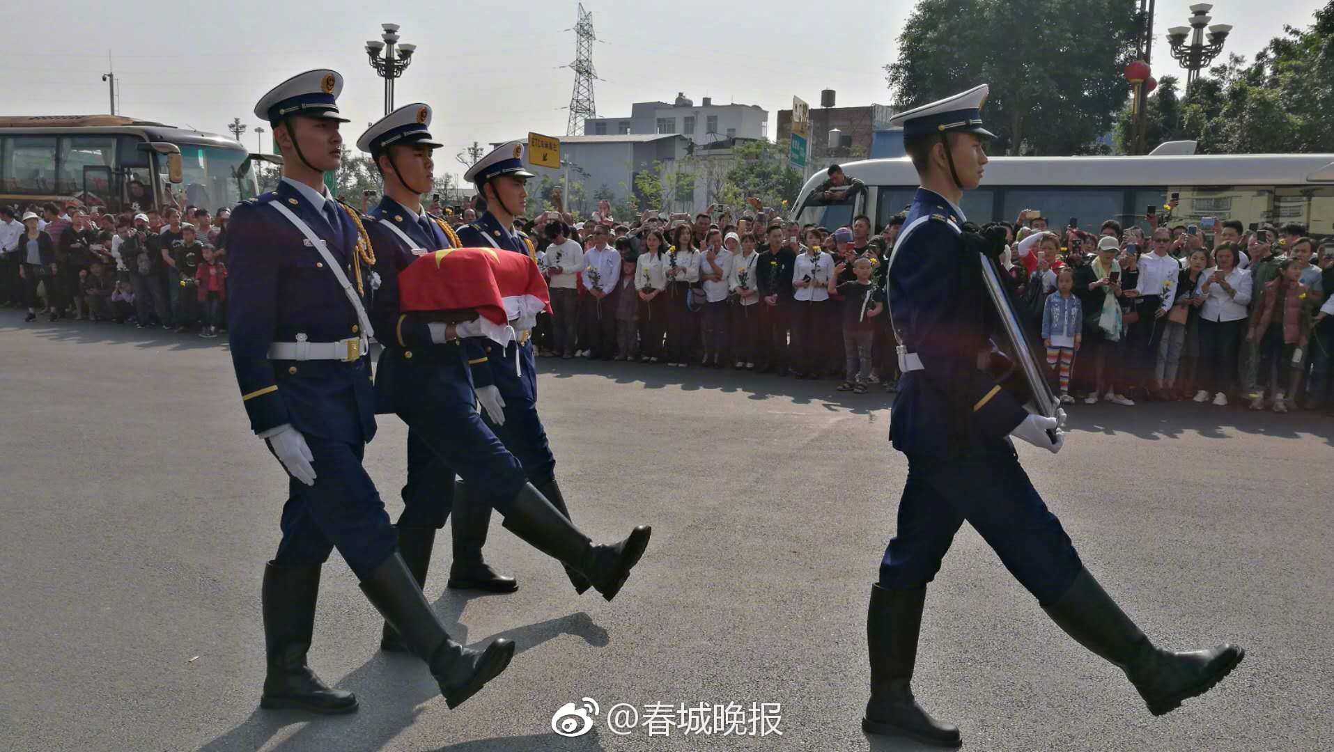 彭丽媛邀请外方领导人配偶欣赏中国戏曲