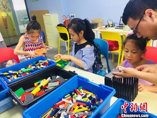 我们的朋友圈里,有多少人在假装读书?_云电脑防勒索